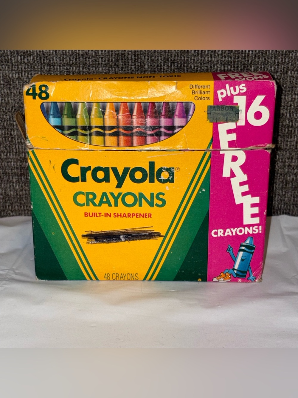 1990 Crayola 48 Crayons Plus 16 Free Cayons w/ Built-In Sharpener inc Dandelion